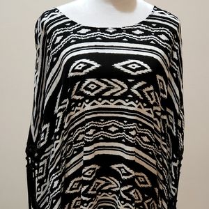 Forever 21, Size Medium, Black and White